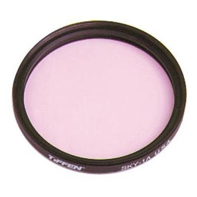 Фильтр TIFFEN 67SKY 67mm Sky 1A Фильтр общего использования. Защищает объектив от пыли, влаги, отпечатков пальцев, царапин и повреждений. Поглощает почти половину ультрафиолета. Розового цвета для более теплых цветов.