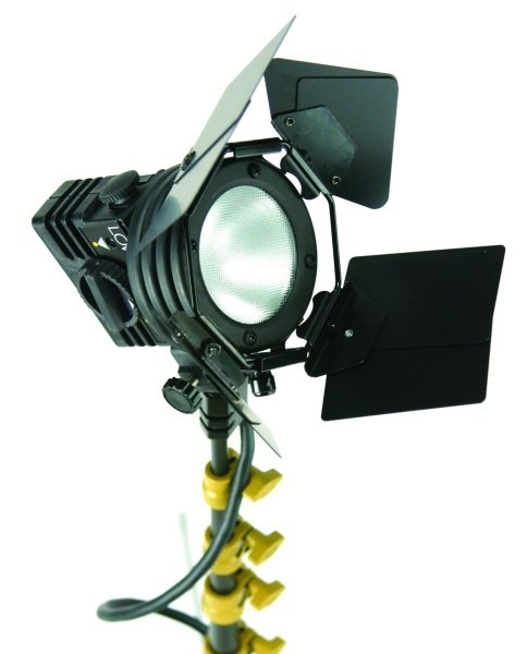 Осветительный прибор LOWEL ID-LIGHT W/4-PIN XLR ID-02 АКЦИЯ! Многофункциональный осветительный прибор 12V с галогенной лампой.
+ Подарок - 4-х лепестковые шторки LOWEL IP-20