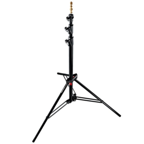 Стойка для света MANFROTTO 1005BAC RANKER STAND Черный 3-сек. алюминиевый стенд с амортизаторами  серии Baby LightWeight. Высота: максимальная 273 см, в сложенном виде 100 см, макс. нагрузка 10 кг, вес 2,5 кг. Диаметры: основания 106 см, секций 35, 30, 25, 20 мм, ног 22 мм. 
